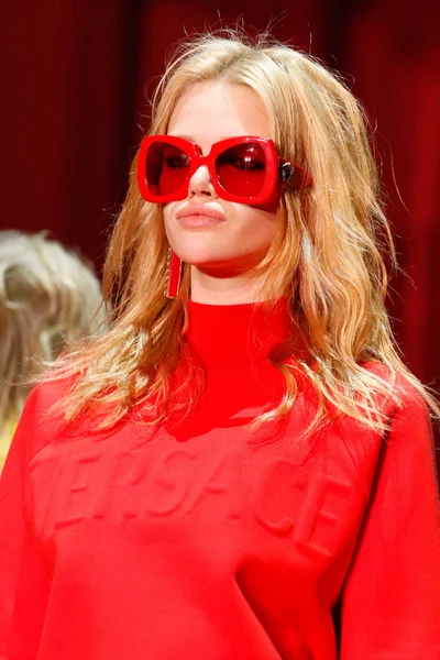 Look 28